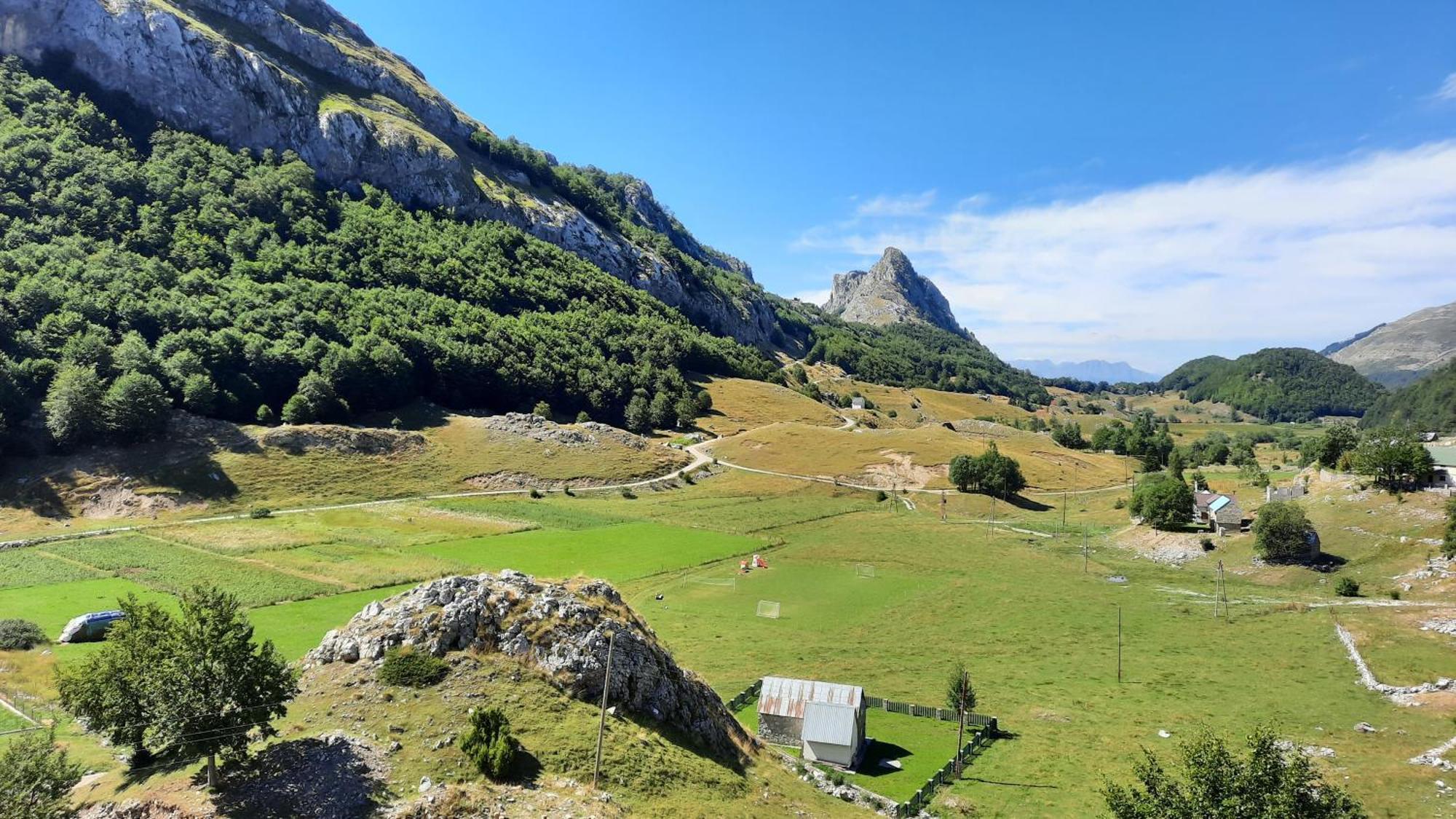 Katun Mokra Accommodation & Horseback Riding Podgorica Exterior foto